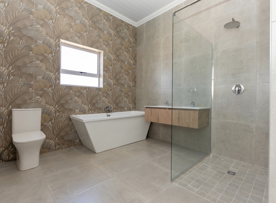 3 Bedroom Property for Sale in Laaiplek Western Cape